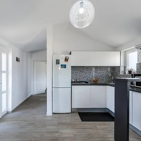 Horjan Apartman Vir