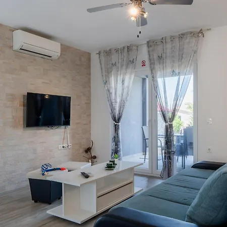 Simek Apartment *