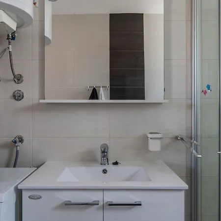 Simek Apartment Vir