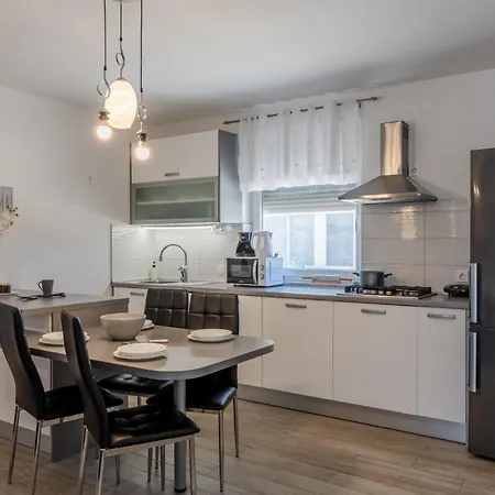 Simek Apartment *