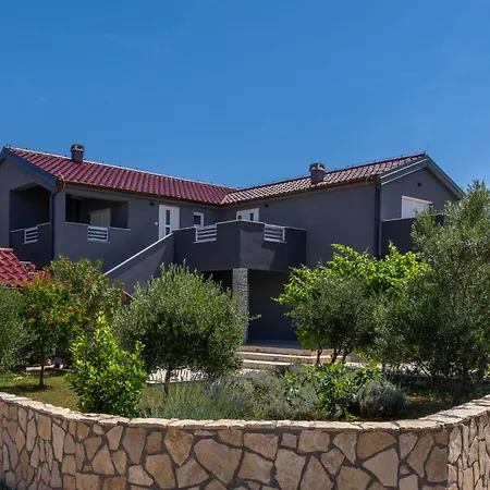 Simek Apartment Vir